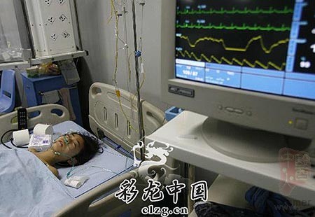 12��Ů�����������豻��70Сʱ��֫���(��ͼ)