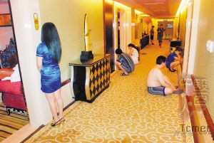 重庆大商会馆设特色情趣房招嫖客 小姐月入三万