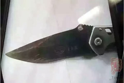 行凶用的折叠刀。图片来源网络