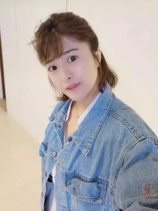 点击图片翻到下一页>> 美女医生穿旗袍上班 网友齐呼颜值高身材好太逆天3